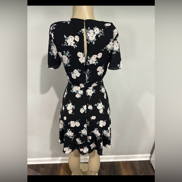 Express Dress size Medium women Sundress floral black - Picture 3 of 3